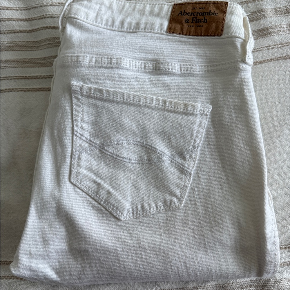 Abercrombie & Fitch White High Rise Jeans Timeless Design